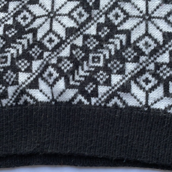 Village Green Vintage Fair Isle Nordic Snowflake Sweater - Picture 7 of 11